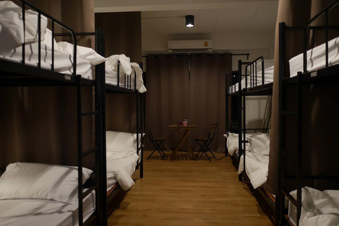 Phresh Hostel Bangkok Exterior photo