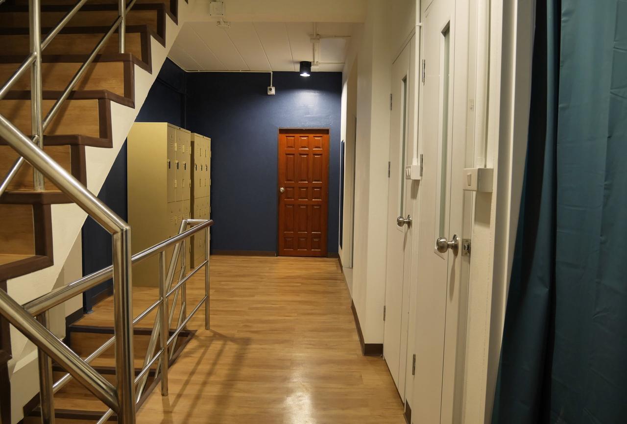 Phresh Hostel Bangkok Exterior photo