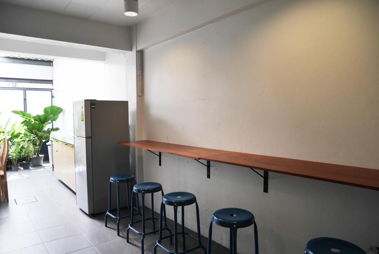 Phresh Hostel Bangkok Exterior photo
